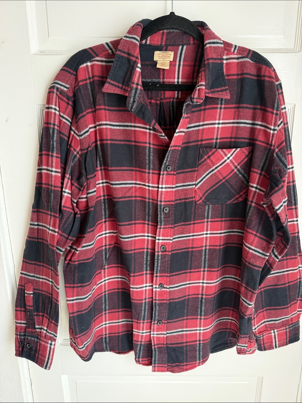 Men's Red & Black Plaid Flannel Button-Down Shirt